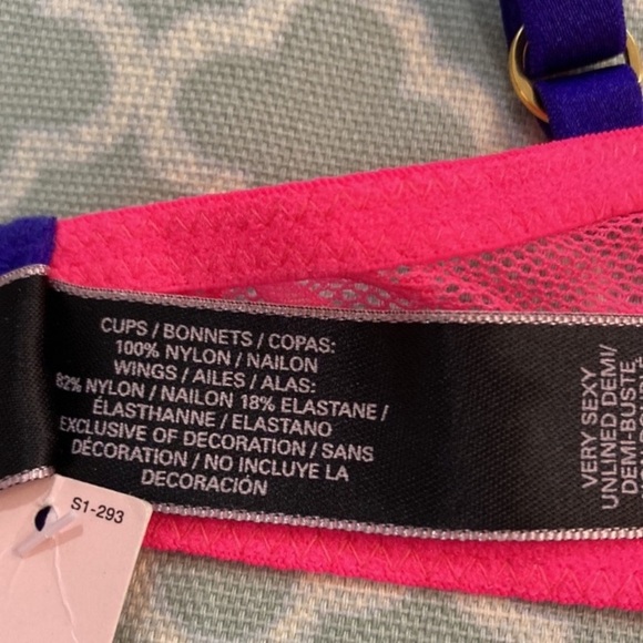 Victoria’s Secret Very Sexy Unlined Lace Demi 32C NWT - Picture 7 of 9